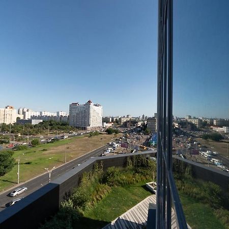 Stylish Panoramic Apartments. Smartplaza. Metro Minskaya Kiev Bagian luar foto