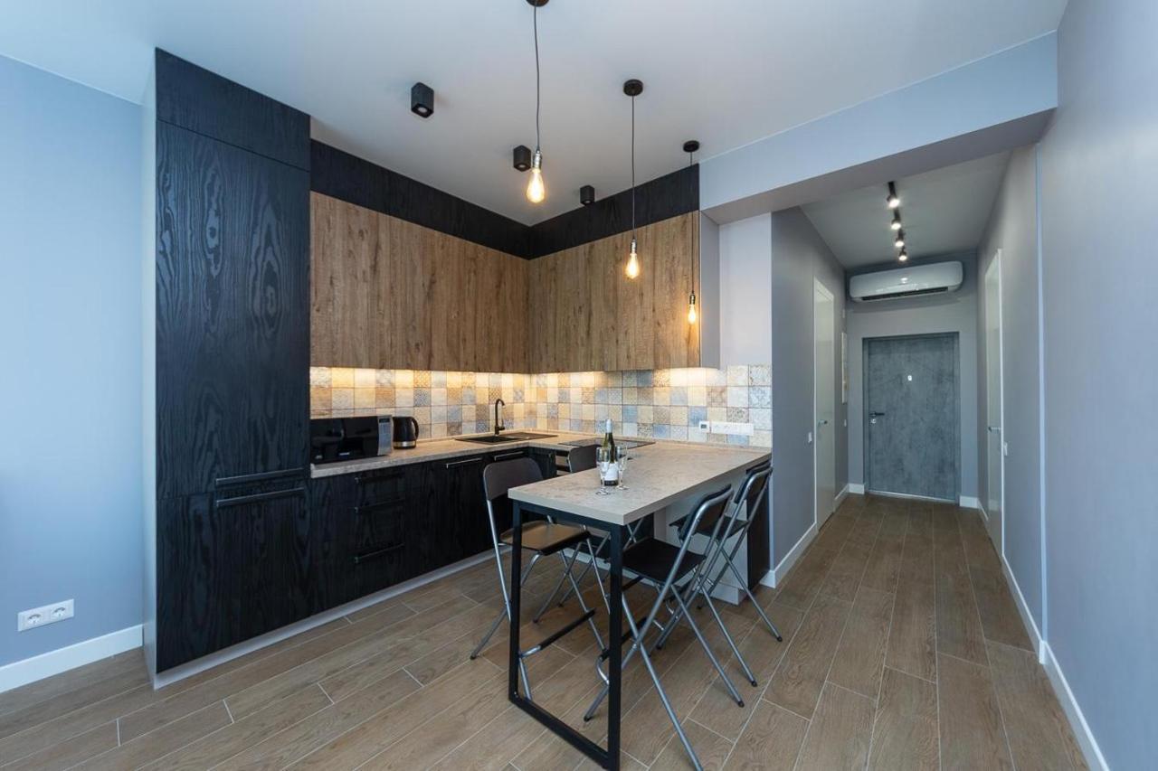 Stylish Panoramic Apartments. Smartplaza. Metro Minskaya Kiev Bagian luar foto