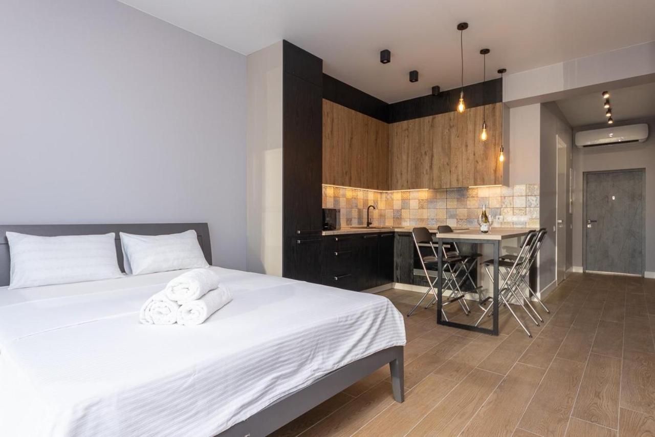 Stylish Panoramic Apartments. Smartplaza. Metro Minskaya Kiev Bagian luar foto