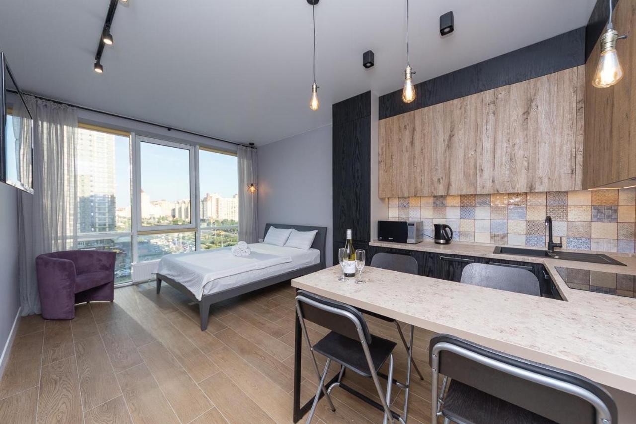 Stylish Panoramic Apartments. Smartplaza. Metro Minskaya Kiev Bagian luar foto