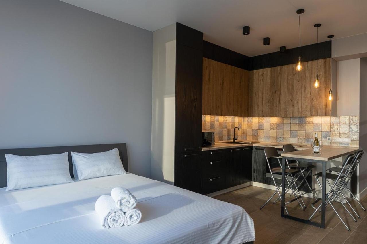 Stylish Panoramic Apartments. Smartplaza. Metro Minskaya Kiev Bagian luar foto